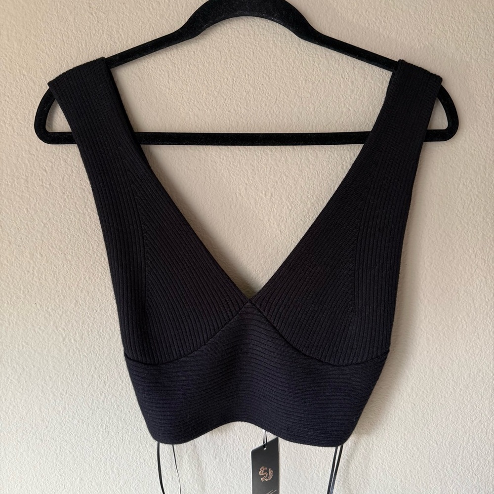 NWT Sincerely Jules Black Ribbed V-Neck Low Cut Tank Top Crop Top Basic